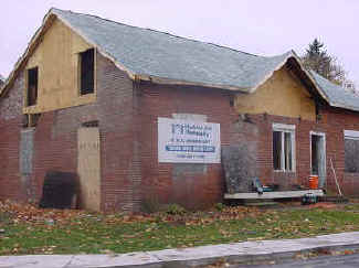 Picture of Tiffany Street house in November of 2000